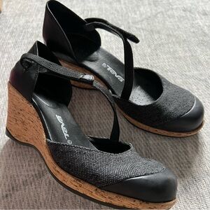 Teva Women's Black Wedge Shoes Size 9.5